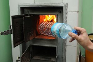 Przed sądem za palenie śmieciami. Po czwartym upomnieniu