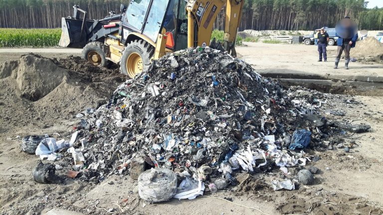 Lubuskie: Śledztwo ws. nieodpowiedniego postępowania z odpadami