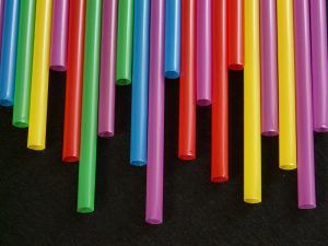 Unia coraz bliżej wprowadzenia zakazu dla jednorazowych plastików