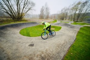 Nowy pumptrack powstał na Stawach Stefańskiego w Łodzi