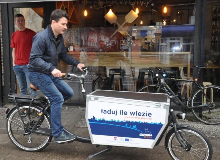 Gdynia udostępniła elektryczne rowery towarowe. Ładuj ile wlezie!