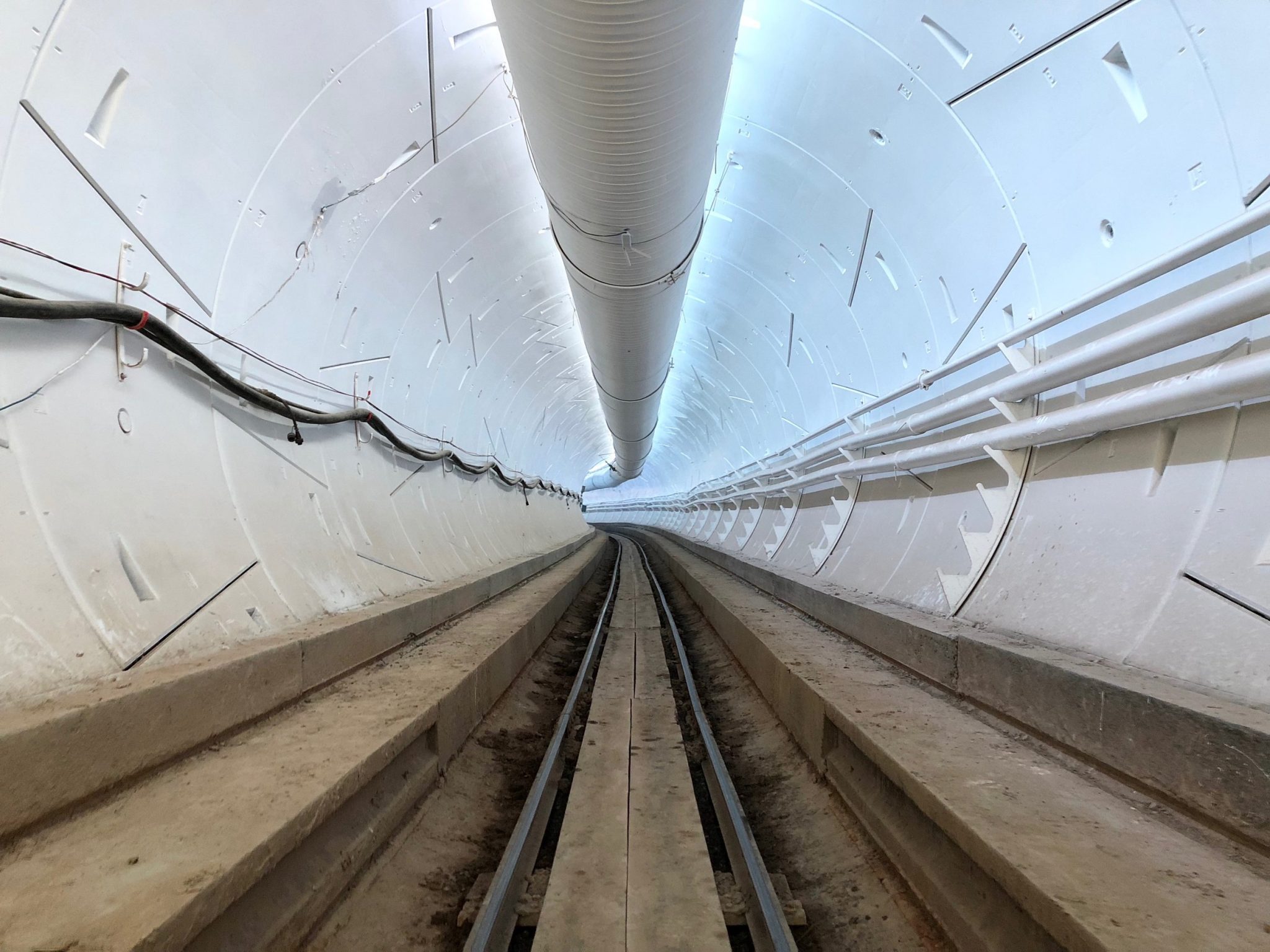 Tunel Hyperloop gotowy. Pierwsze przejazdy superszybkiej ...