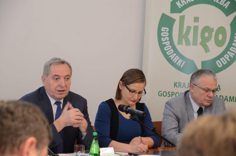 Gospodarka odpadami coraz droższa. Branża domaga się zmian [WIDEO]