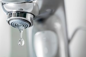 Ministerstwo Finansów i IGWP uspokajają: VAT na wodę z kranu nie wzrośnie!