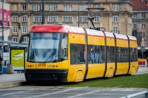 Warszawa kupi ponad 200 tramwajów. Kto wygrał rekordowy przetarg?