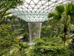 W Singapurze powstaje najwyższy na świecie kryty wodospad