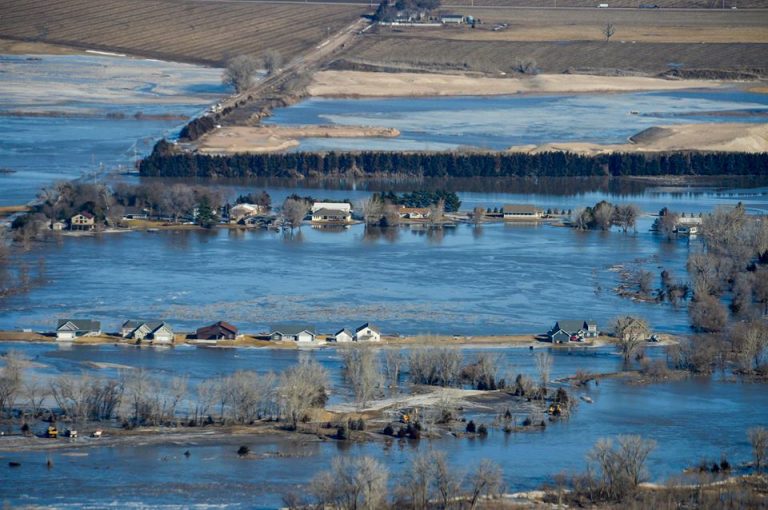 Ochrona przed powodzią: Wody Polskie ogłosiły przetarg na modernizację wału przeciwpowodziowego
