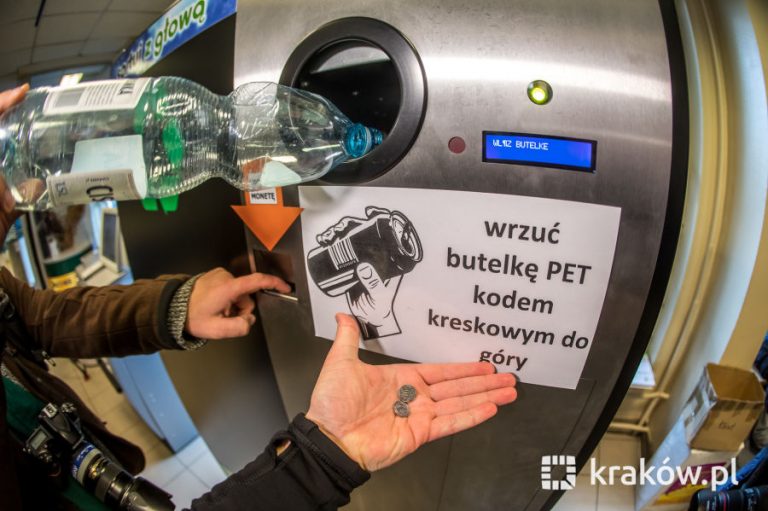 W Krakowie stanął automat do butelek. Testuje go urząd miasta