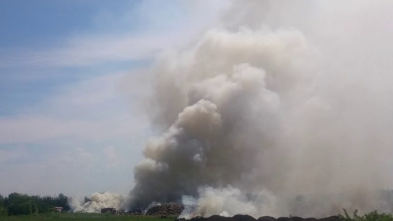 Duży pożar odpadów w Ostrowie Wielkopolskim