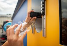 Automat do recyklingu butelek w Warszawie