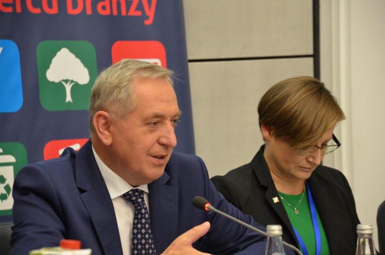 Jak walczyć z szarą strefą? Nadzór i kontrola nad gospodarką odpadami