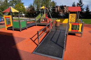 Pierwszy plac zabaw dla dzieci z niepełnosprawnościami w Koninie