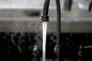 Dlaczego ludzie kradną wodę? Trzy prawidłowości [PLUS]