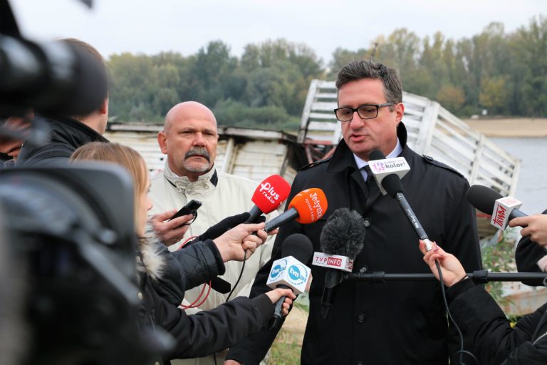 Spór o ceny wody w Warszawie: czy MPWiK próbuje zdyskredytować prezesa Wód Polskich?