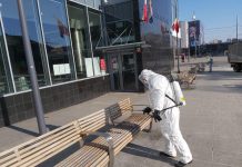 Wzrost zachorowań na Covid-19. Warszawa wraca do dezynfekcji przestrzeni miejskich