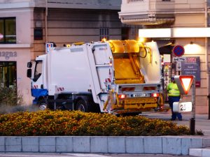 Prokuratura zaskarżyła uchwałę rady Warszawy ws. opłaty śmieciowej