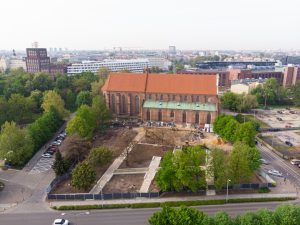 Był parking dla urzędników, będzie zielony skwer