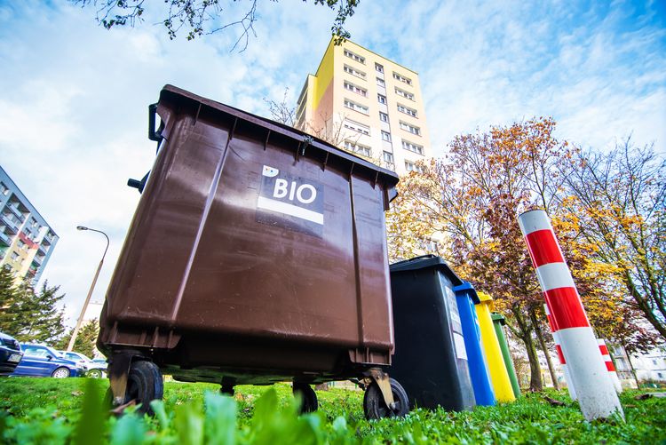 Łódź. Informują mieszkańców o podwyżkach za odpady mimo że przepisy jeszcze nie obowiązują