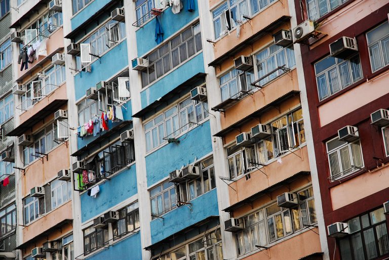 Chiny. Wyrzucają śmieci przez okna, dochodzi do groźnych wypadków