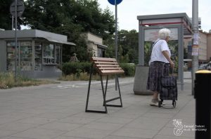 Warszawa i Poznań stawiają (na) ławki. W miastach pojawią się m.in. spoczniki