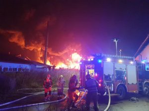 Duży pożar składowiska opon w woj. kujawsko-pomorskim. Powołano sztab kryzysowy