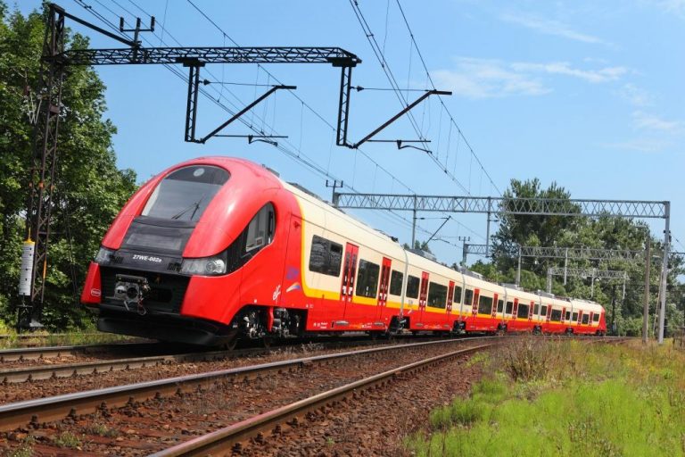 Pesa przekazała dwa pociągi Elf 2 dla Kolei Wielkopolskich