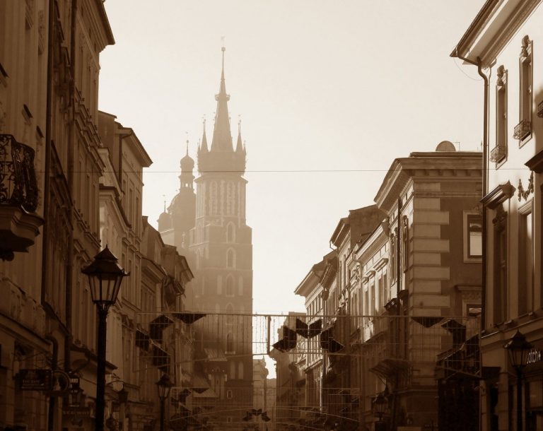 Smog w Krakowie. Miasto uruchomiło darmową komunikację