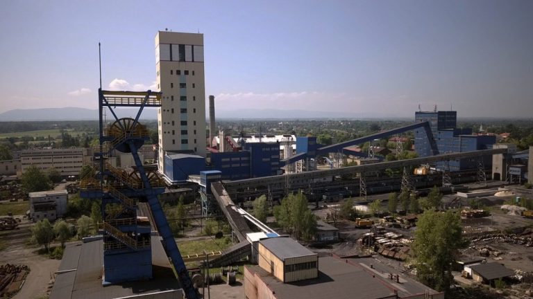 Odpady z kopalń przetwarzane na produkty. Służą m.in. do budowy dróg
