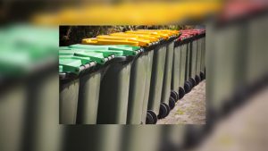 Sejm uchwalił nowelizację ustawy „śmieciowej”. Przyjęto kontrowersyjny przepis