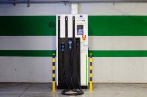 353 ładowarek do aut elektrycznych więcej w 2020 r.