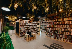 W Lublinie otwarto wyjątkową, zieloną bibliotekę. Wnętrze zaskakuje nie tylko wyglądem