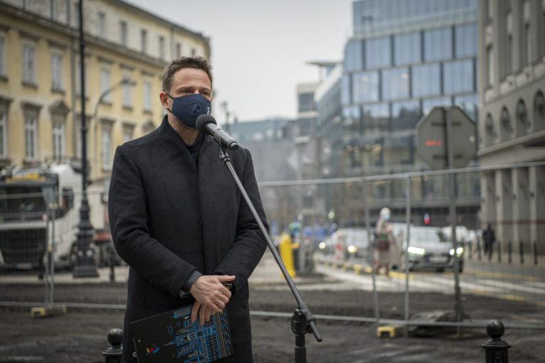 Władze Warszawy: Szkoda czasu na konsultacje ws. podwyżki cen wywozu śmieci