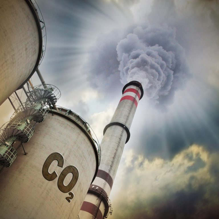 Ponad 40 euro za tonę emisji CO2. Czy Polsce grozi paraliż energetyczny?