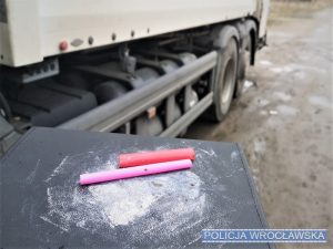 Załoga śmieciarki na amfetaminie. Zatrzymanym mężczyznom grozi więzienie