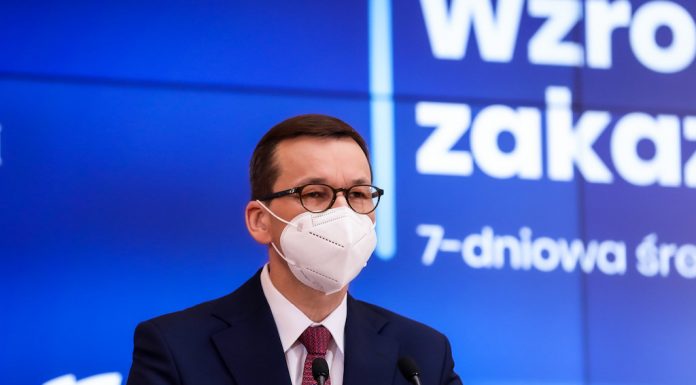Morawiecki: chcemy, aby od 10 maja każdy dorosły obywatel mógł zapisać się na szczepienie