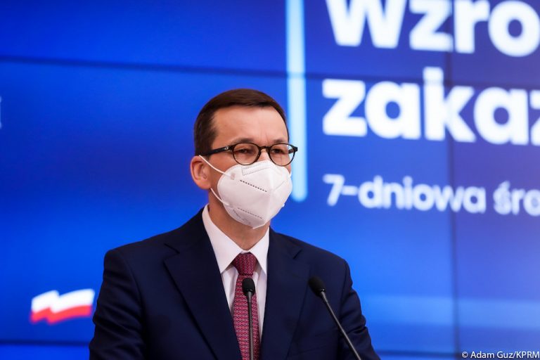 Morawiecki: chcemy, aby od 10 maja każdy dorosły obywatel mógł zapisać się na szczepienie