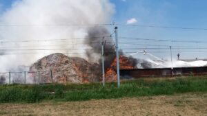 Burmistrz Śmigla interweniuje i apeluje ws. pożarów składowiska odpadów w Przysiece Polskiej