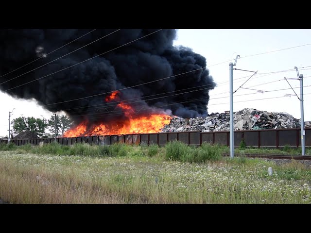 Kolejny pożar odpadów w Przysiece Polskiej [WIDEO]