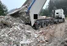 Kolejne nielegalne wysypisko. Sprawców złapano na gorącym uczynku