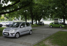 Chcą zieleni a nie dzikiego parkingu. Aktywiści apelują do władz Warszawy