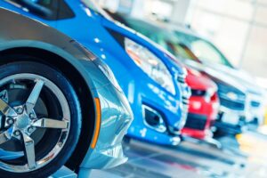 Autosalony zmienią się w showroomy. I nie kupimy w nich samochodu...