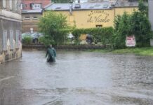 Ulewa nad Zieloną Górą. Woda zalała ulice i posesje