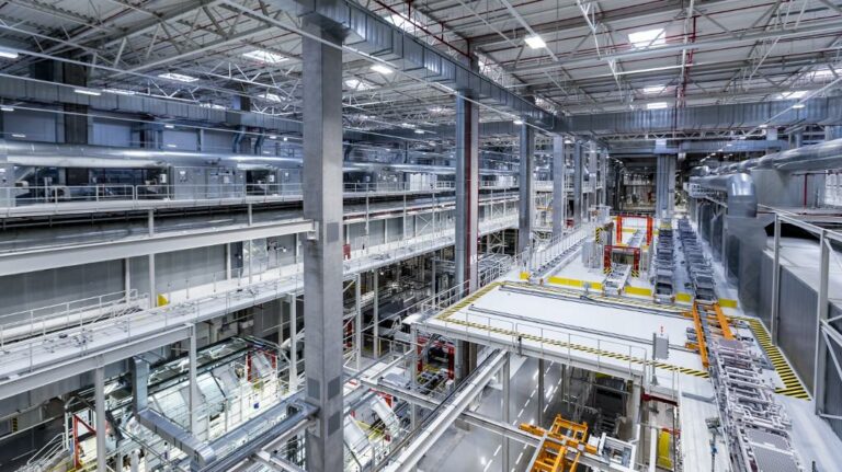 80 proc. ogółu strat branży automotive przez brak półprzewodników. Stanęła produkcja w polskich fabrykach VW