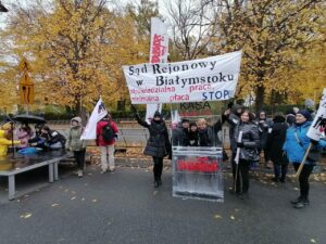 Warszawa: Przed Ministerstwem Finansów i KPRM protestowali pracownicy budżetówki