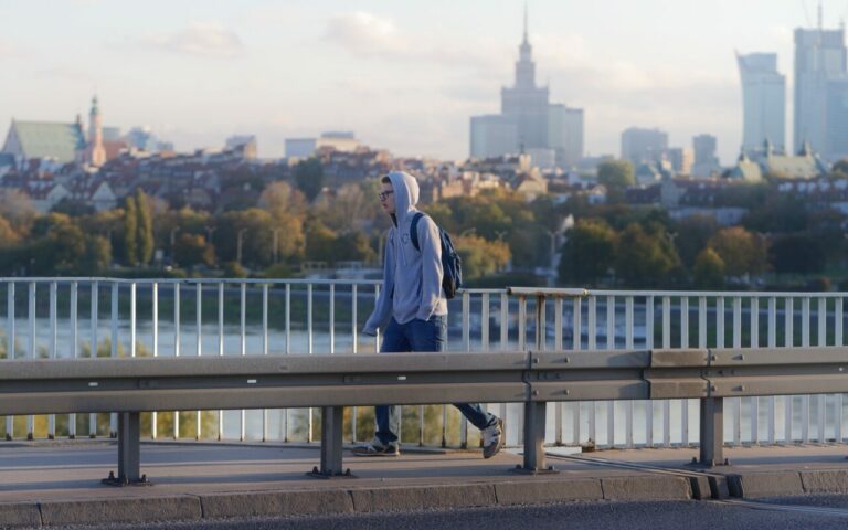 Zabytki ważniejsze niż drzewa? W Warszawie trwa spór