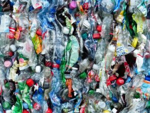 Dolnośląskie. KAS zatrzymała transport 23 ton nielegalnych odpadów