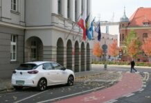 Rybnik: urzędnicy jeżdżą elektrycznymi samochodami