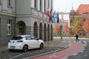 Rybnik: urzędnicy jeżdżą elektrycznymi samochodami