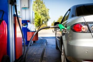 Analitycy: Na stacjach paliw coraz bliżej do historycznych rekordów cen