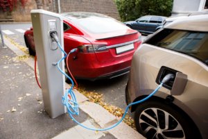 NFOŚiGW: ponad 16,6 mln zł wypłaconych dotacji do zakupu aut elektrycznych